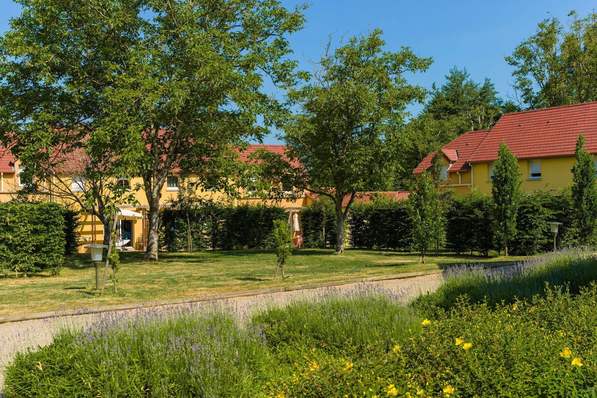 Lagrange Vacances Les Bastides De Lascaux มงทิญญัก ภายนอก รูปภาพ